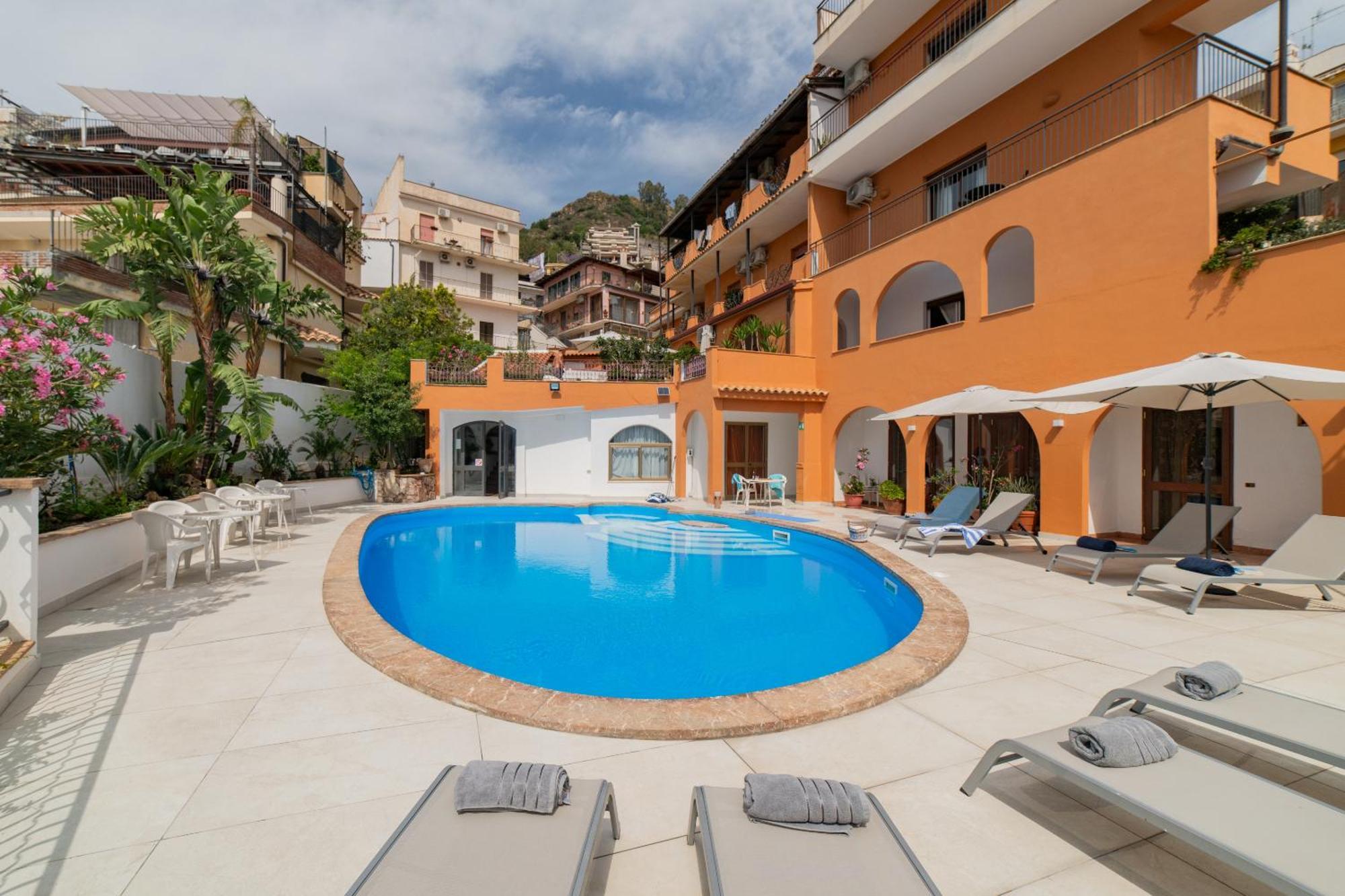 Casa Pertosa Bed and Breakfast Taormina Buitenkant foto